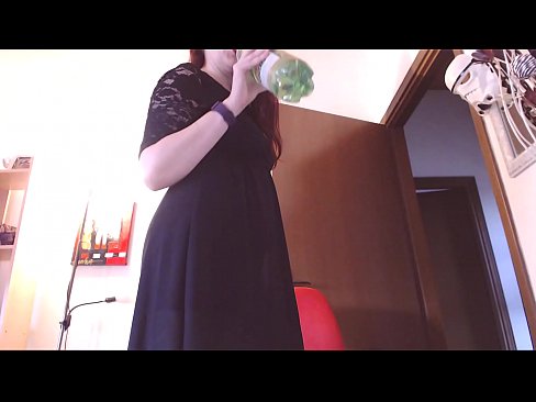 ❤️ En underdanig slave, der elsker beskidte og lækre trusser, er tvunget til at onanere efter at have set denne video! Fucking at da.risegame.top ️